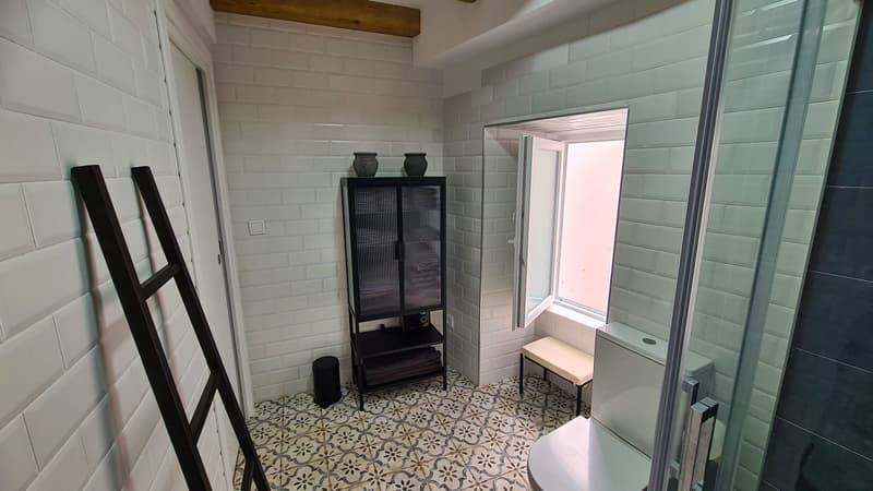 Ducha del baño principal de la casa rural