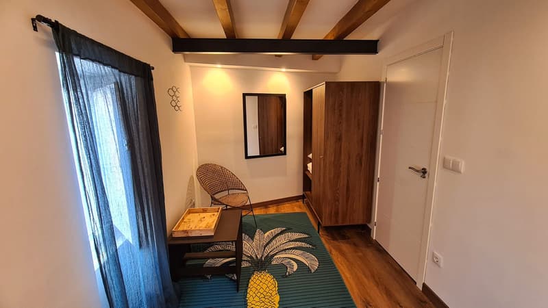 Iluminación del segundo dormitorio de la casa rural